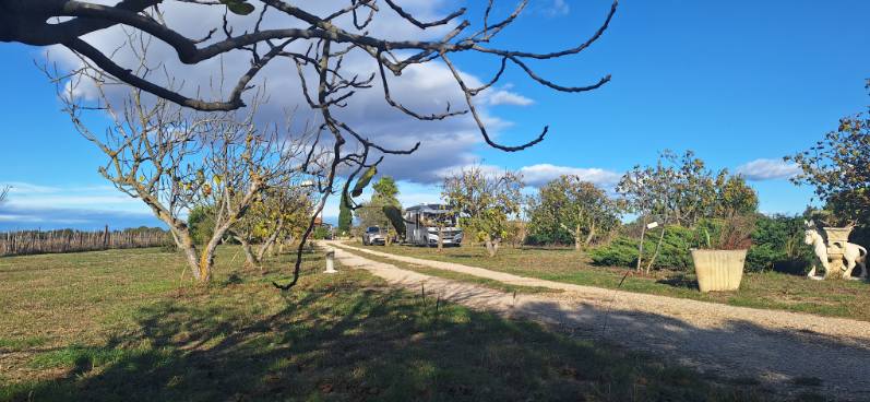 Aire camping-car  Saint-Laurent-d'Aigouze (30220) - Photo 6